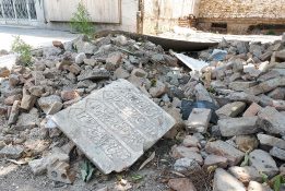 عکس| شخم زدن قبور و تخریب مقبره های تاریخی در «امامزاده عبدالله» شهرری