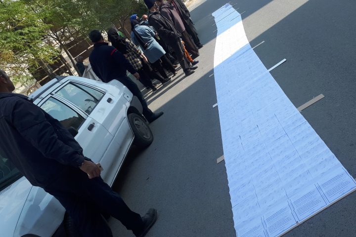 فیلم| طومار ۱۰ متری امضاء مردم کهریزک به استاندار تهران