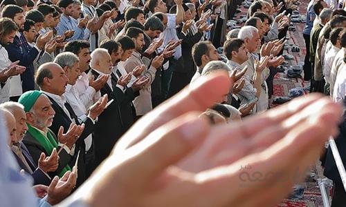 اگر اتصال نماز جماعت مردان از طریق زنان باشد فتوا چیست؟